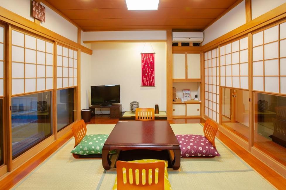 熱海の海が一望できる温泉付貸別荘 満月あじろ Mitsukiajiro Atami  Exterior photo